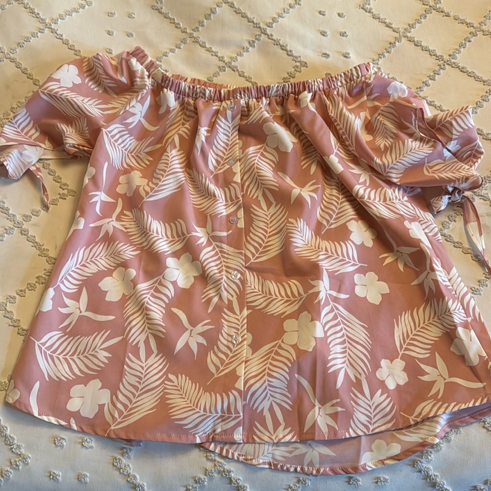 Pink floral Hawaiian style top. Size Large